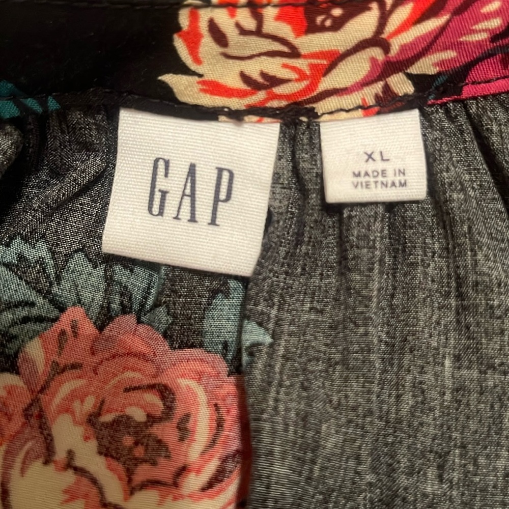 Split neck blouse - Picture 3 of 4
